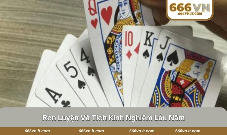 Cách Đọc Bài Đối Thủ Trong Phỏm - Mẹo Đạt Hiệu Quả Cao 3 Nhóm bạn chơi phỏm và ghi chép lại ván chơi